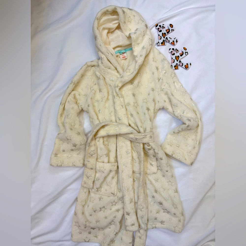 Cream Hooded Robe with Star Pattern